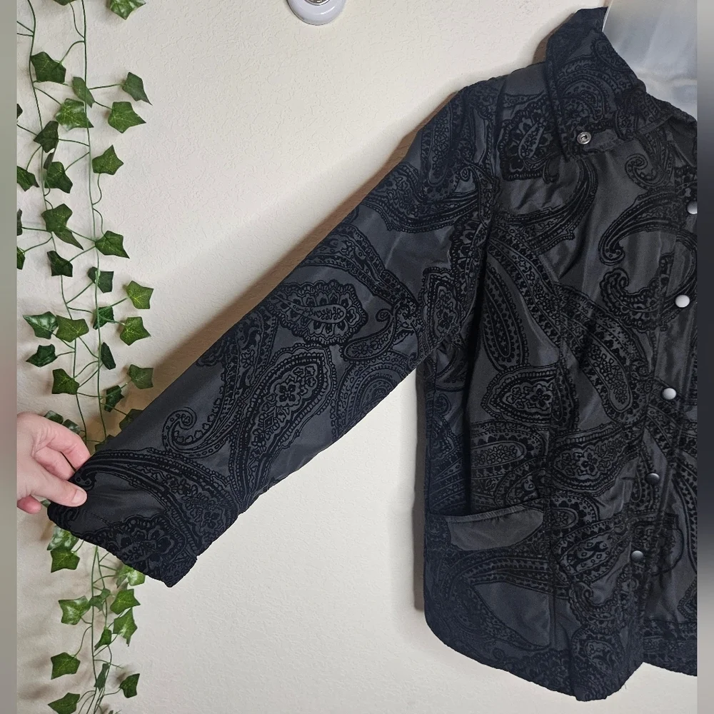 Chico's Zenergy Neema Flocked Black On Black Paisley Velvet Textured Puffer Coat